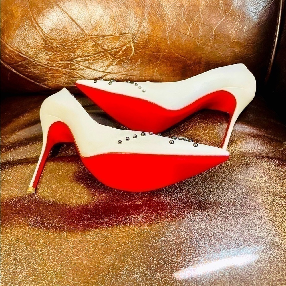 Christian Louboutin Kate 100 Geometric stud embellishment 39.5 Posh authenticate - Picture 8 of 9